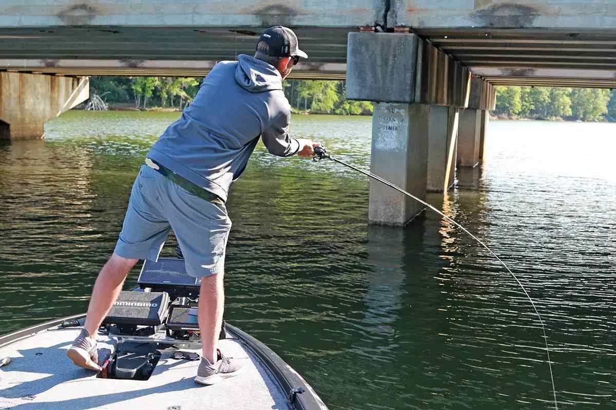 01-latespringbrides-01